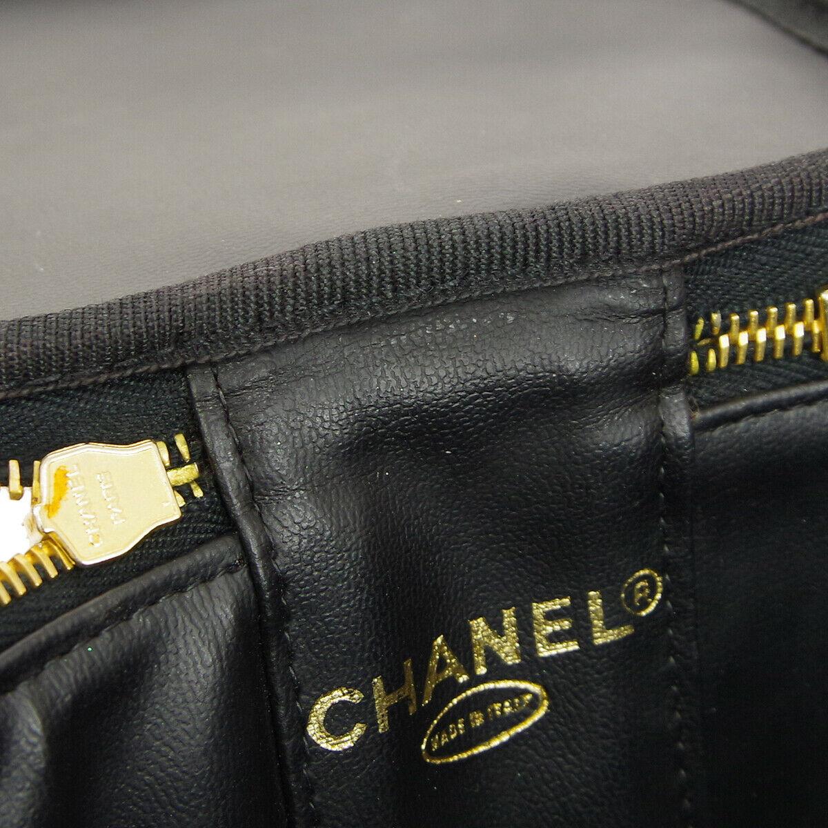 Chanel Caviar Leather Gold Men's Women's Cosmetic Vanity Train Travel Bag in Box In Good Condition In Chicago, IL