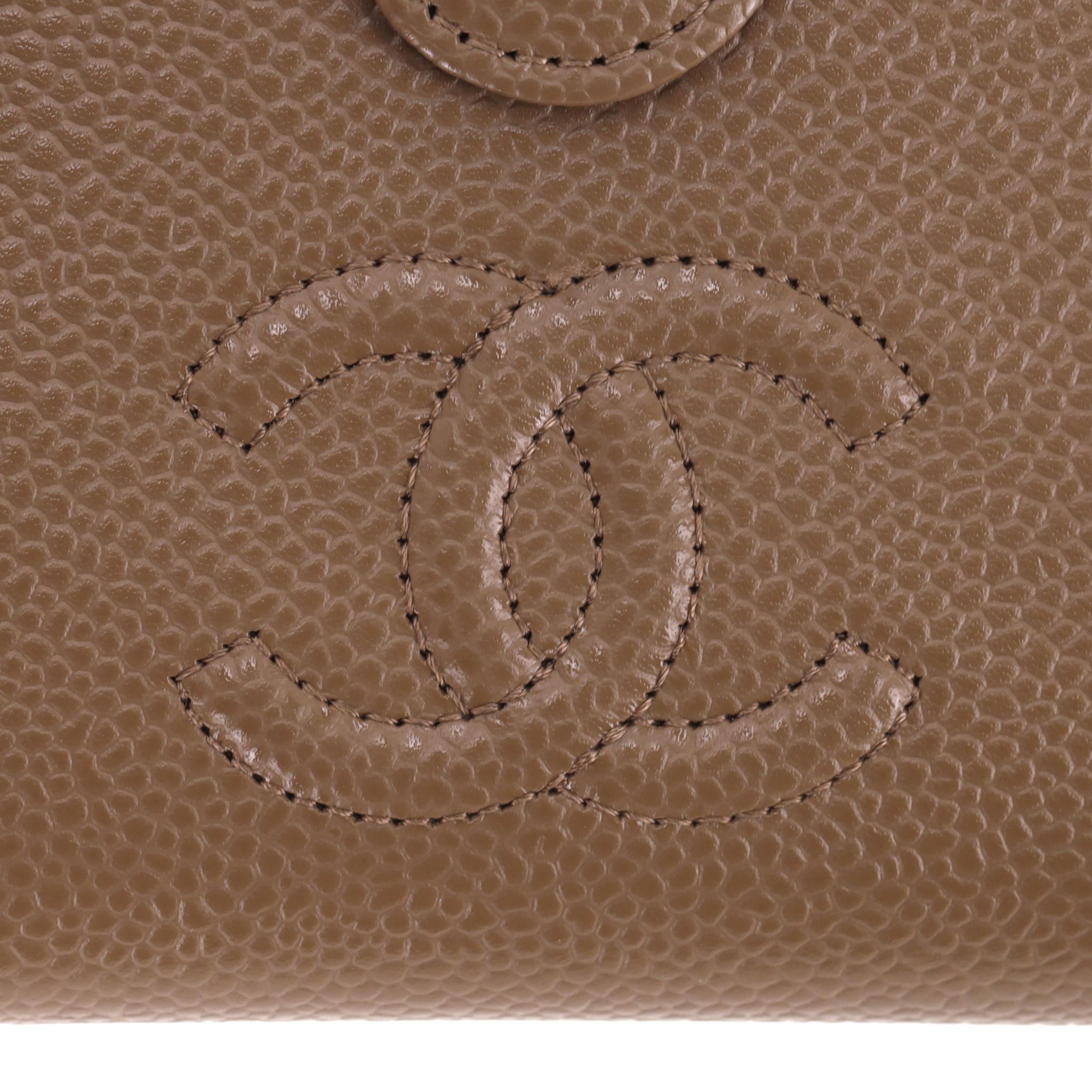 Chanel - Portefeuille en cuir caviar avec logo 'CC' intemporel en vente 3