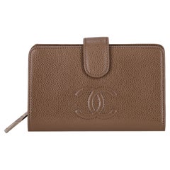 Cartera Chanel de Piel Caviar con Logotipo "CC" Intemporal