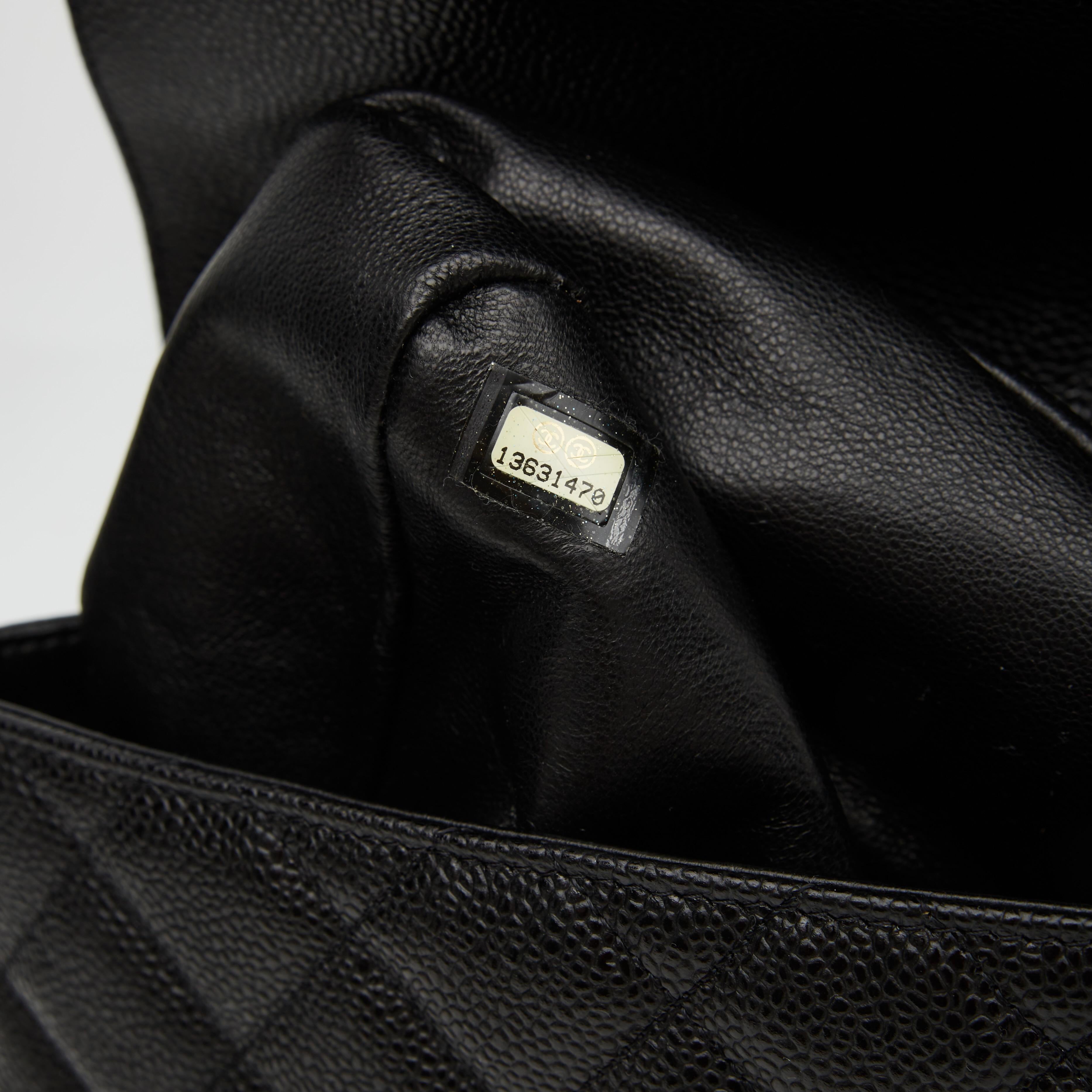 Sac à rabat simple classique Jumbo noir matelassé texturé Chanel (2009) en vente 3