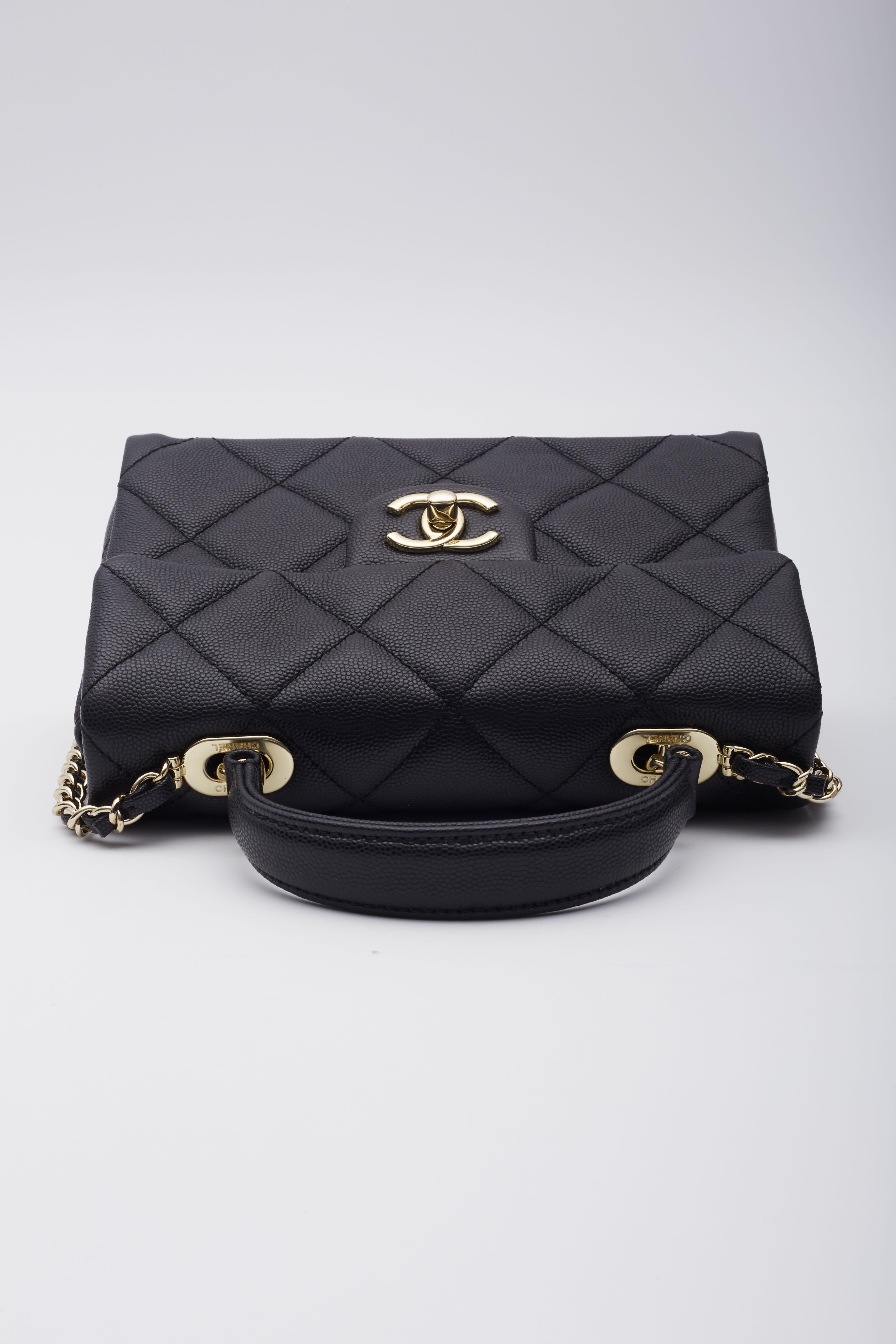 Chanel Caviar Quilted Retro Twist Top Handle Flap Black Mini For Sale 4