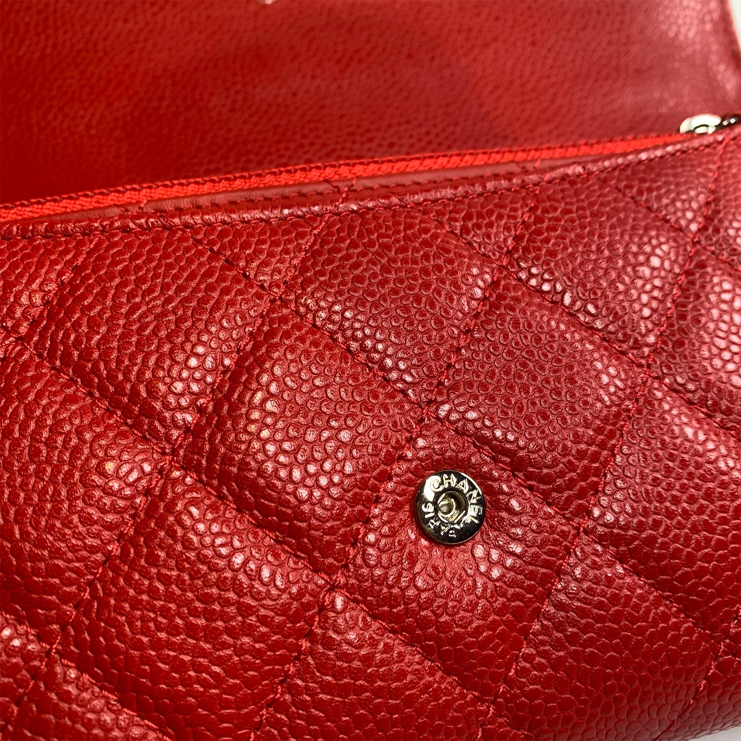 Chanel Caviar Quilted Travel Wallet In  Red Leather Coin Pouch Card Holder For Sale 12