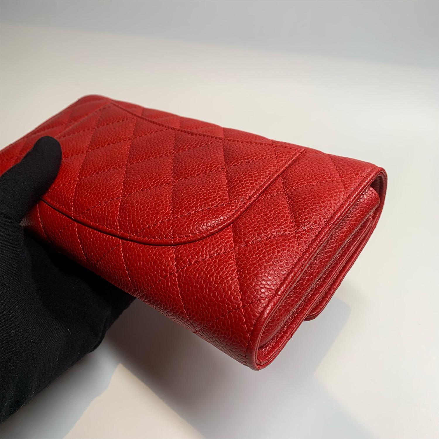 Chanel Caviar Quilted Travel Wallet In  Red Leather Coin Pouch Card Holder For Sale 5