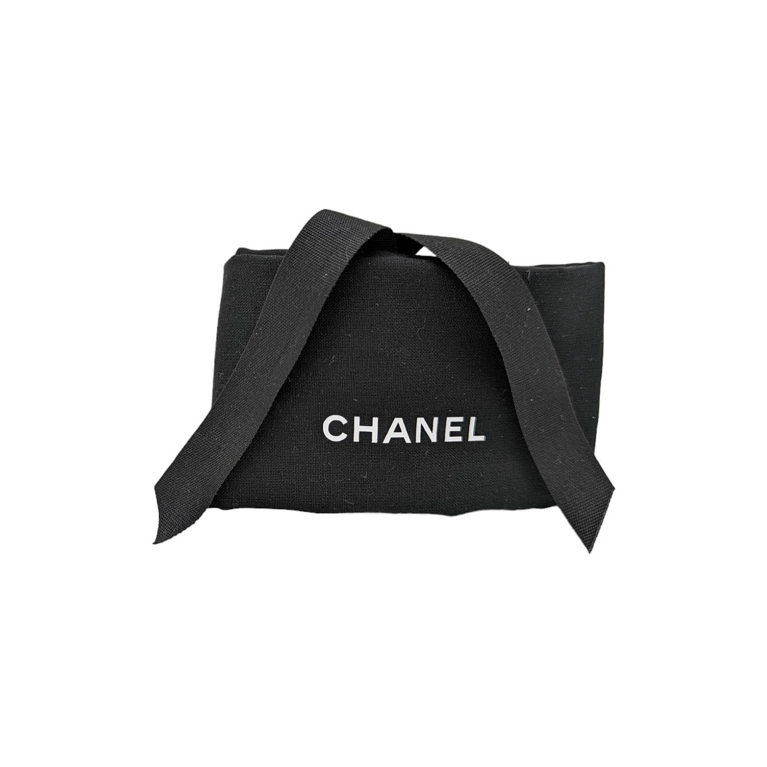 Chanel Caviar Small Curvy Classic Pouch Cosmetic Case For Sale 3