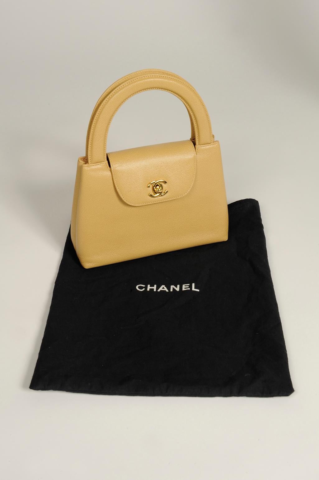 Chanel Caviar Tote Handbag In Good Condition In Geneva, CH