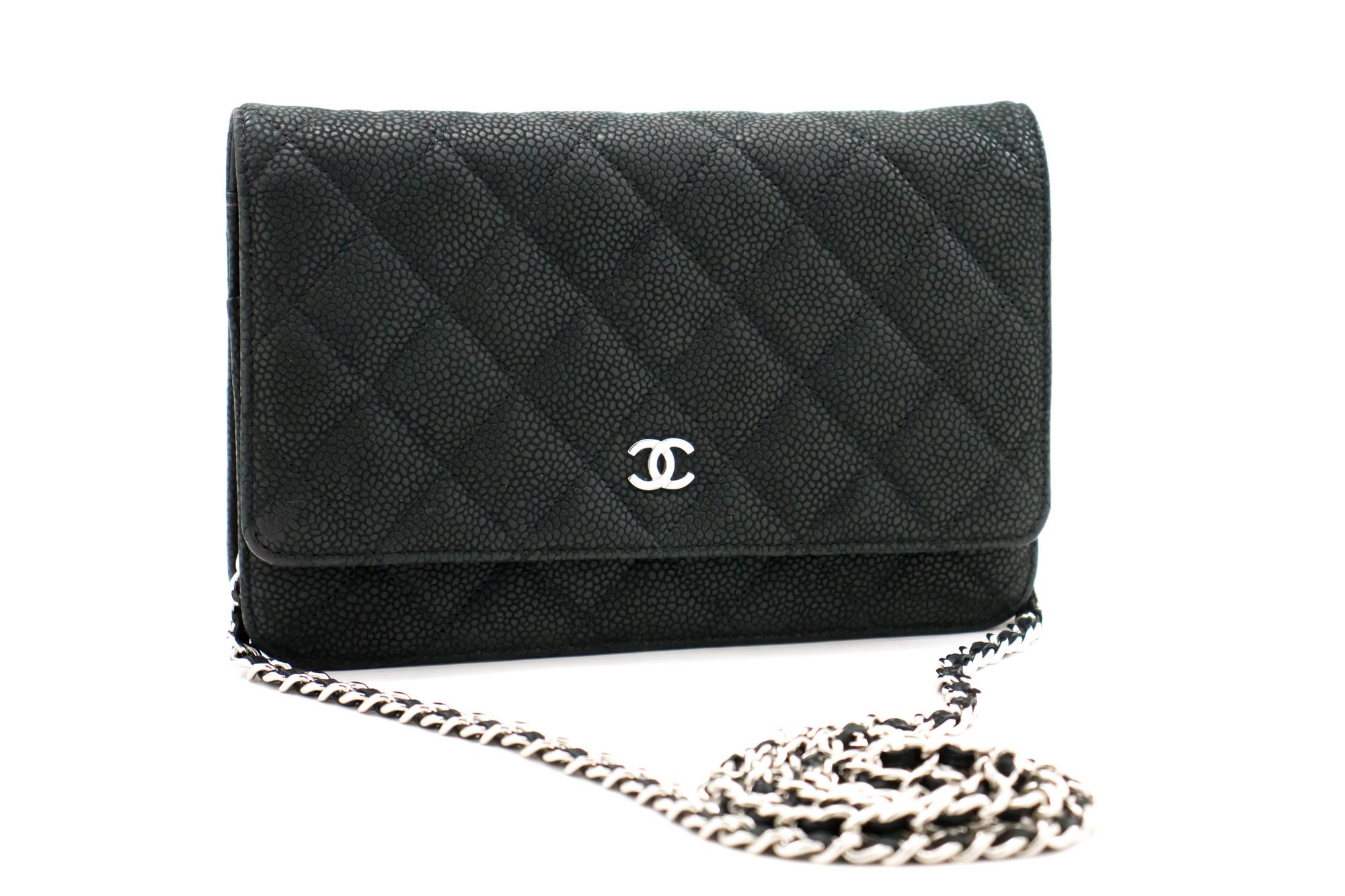 An authentic CHANEL Caviar Wallet On Chain WOC Dark Green Shoulder Bag. The color is Dark Green. The outside material is Leather. The pattern is Solid. This item is Contemporary. The year of manufacture would be 2013.
Conditions & Ratings
Outside