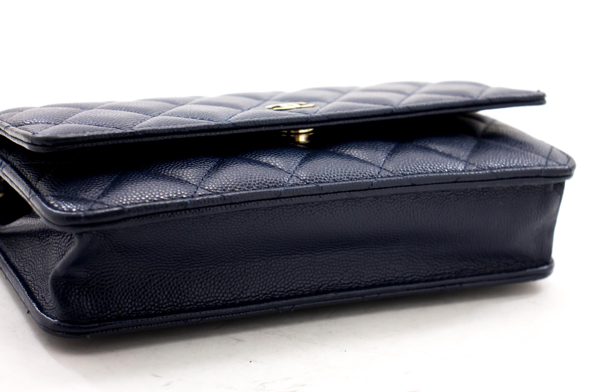 CHANEL Caviar WOC Wallet On Chain Navy Shoulder Crossbody Bag Gold In Good Condition For Sale In Takamatsu-shi, JP