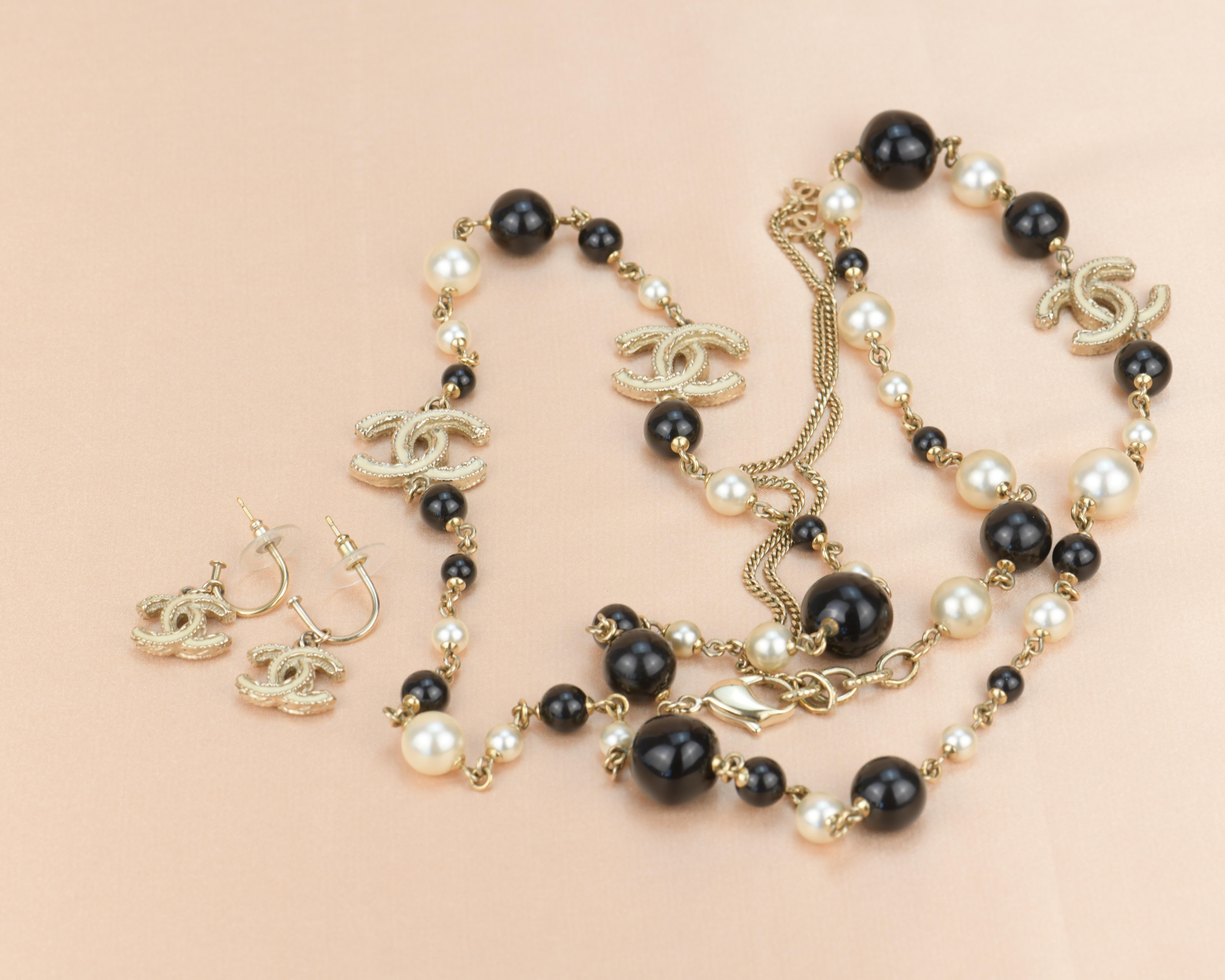 Chanel CC 2011 Pearl Necklace and Earrings Set 7
