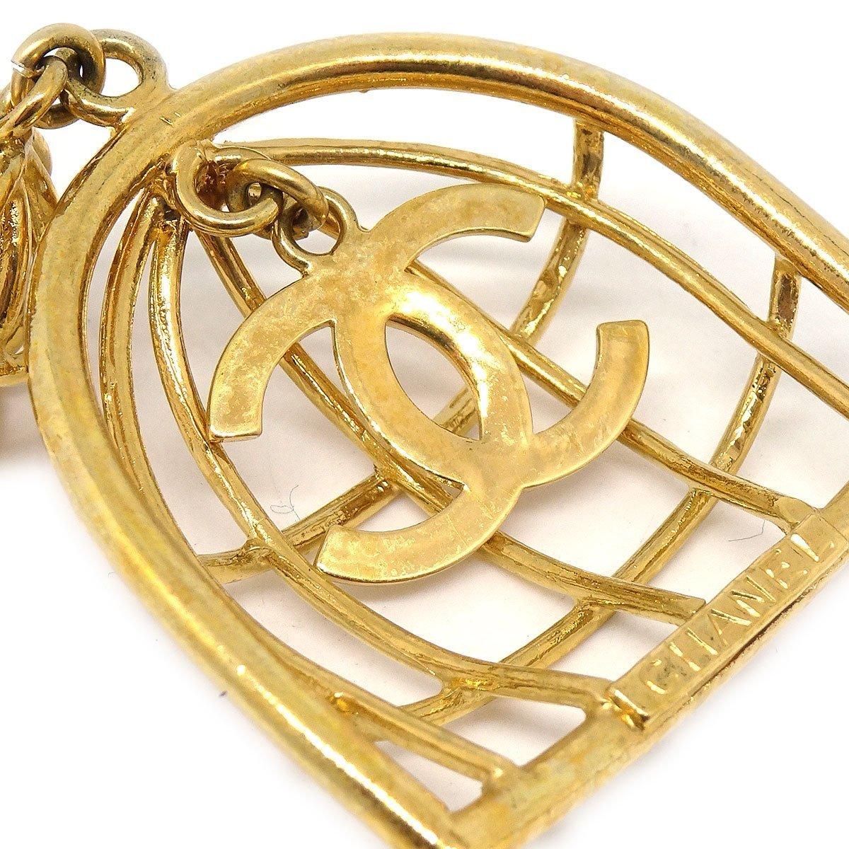 Pre-Owned Vintage Condition
From 1990's Collection
Metal
24K Gold Tone
Clip On
Width 1.5