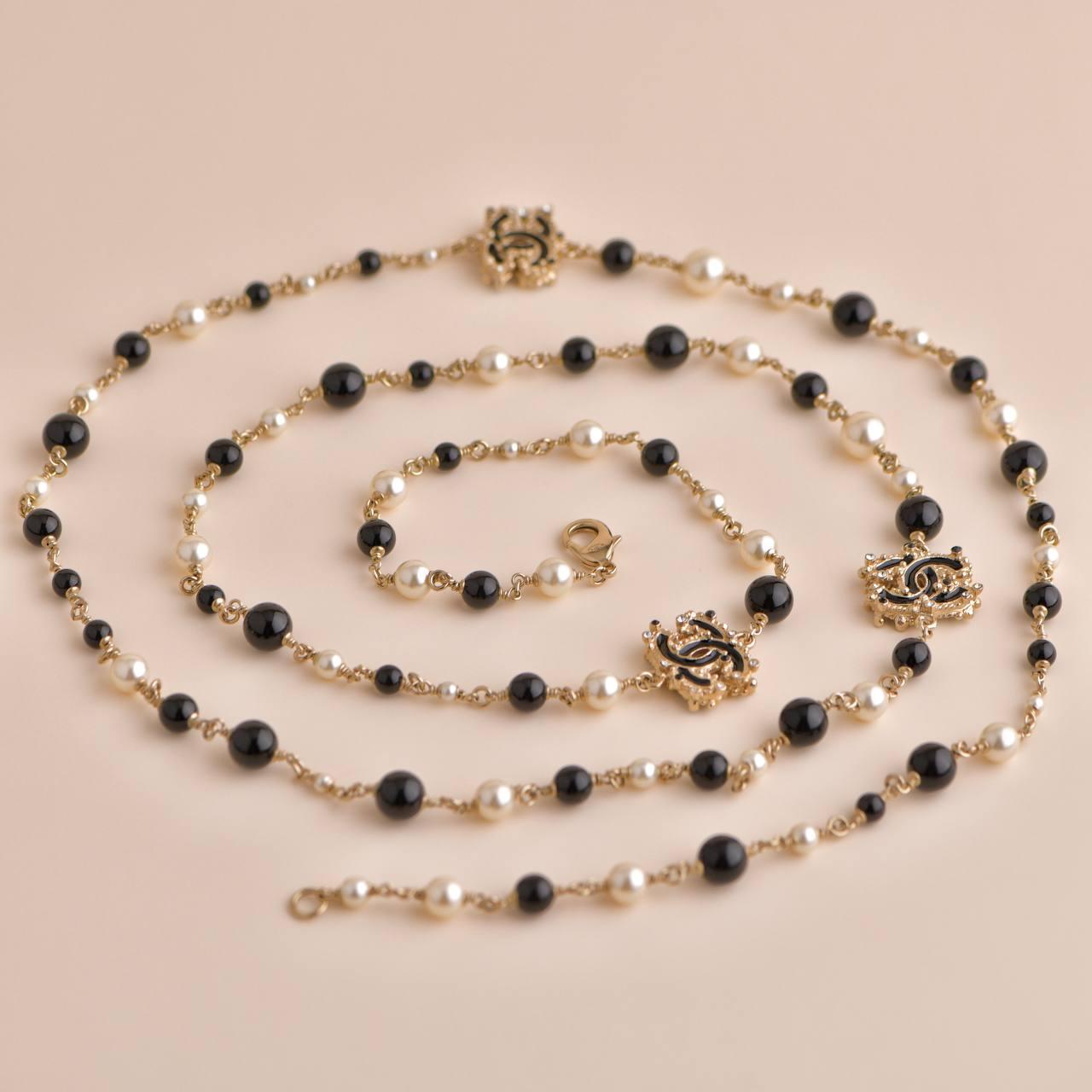 Chanel CC 3 Logos Crystal Pearl and Beaded Long Necklace For Sale at ...
