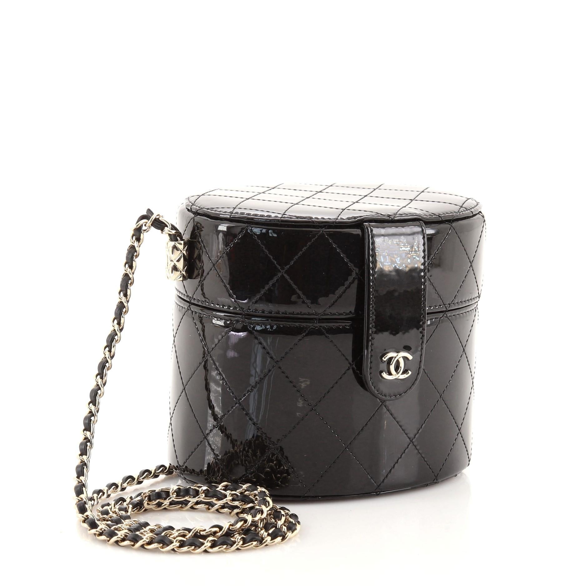 Chanel CC Allure Vanity Case with Chain Quilted Patent Small In Good Condition In NY, NY