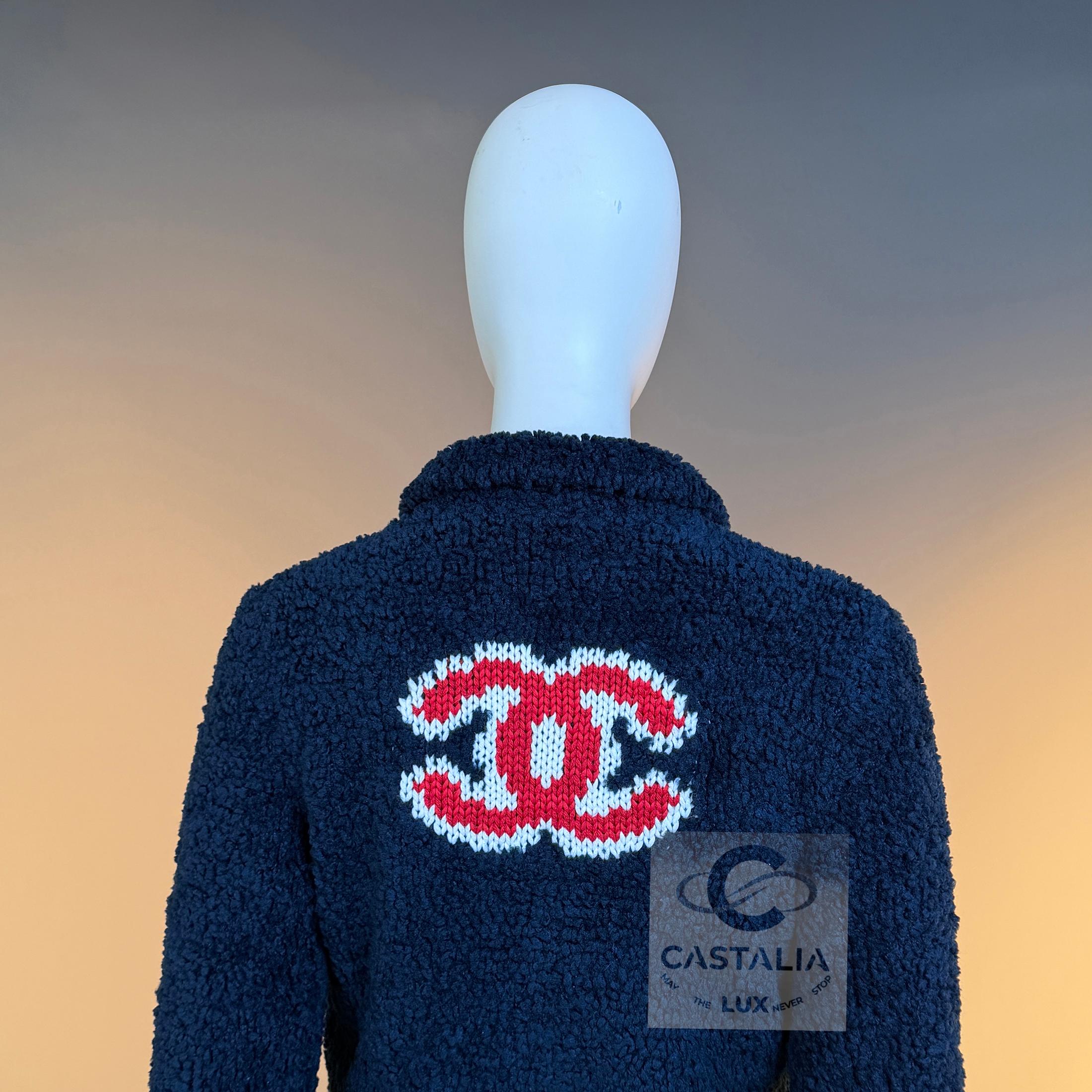 CHANEL New Iconic CC Logo Teddy Bomber Jacket 36 FR en vente 8