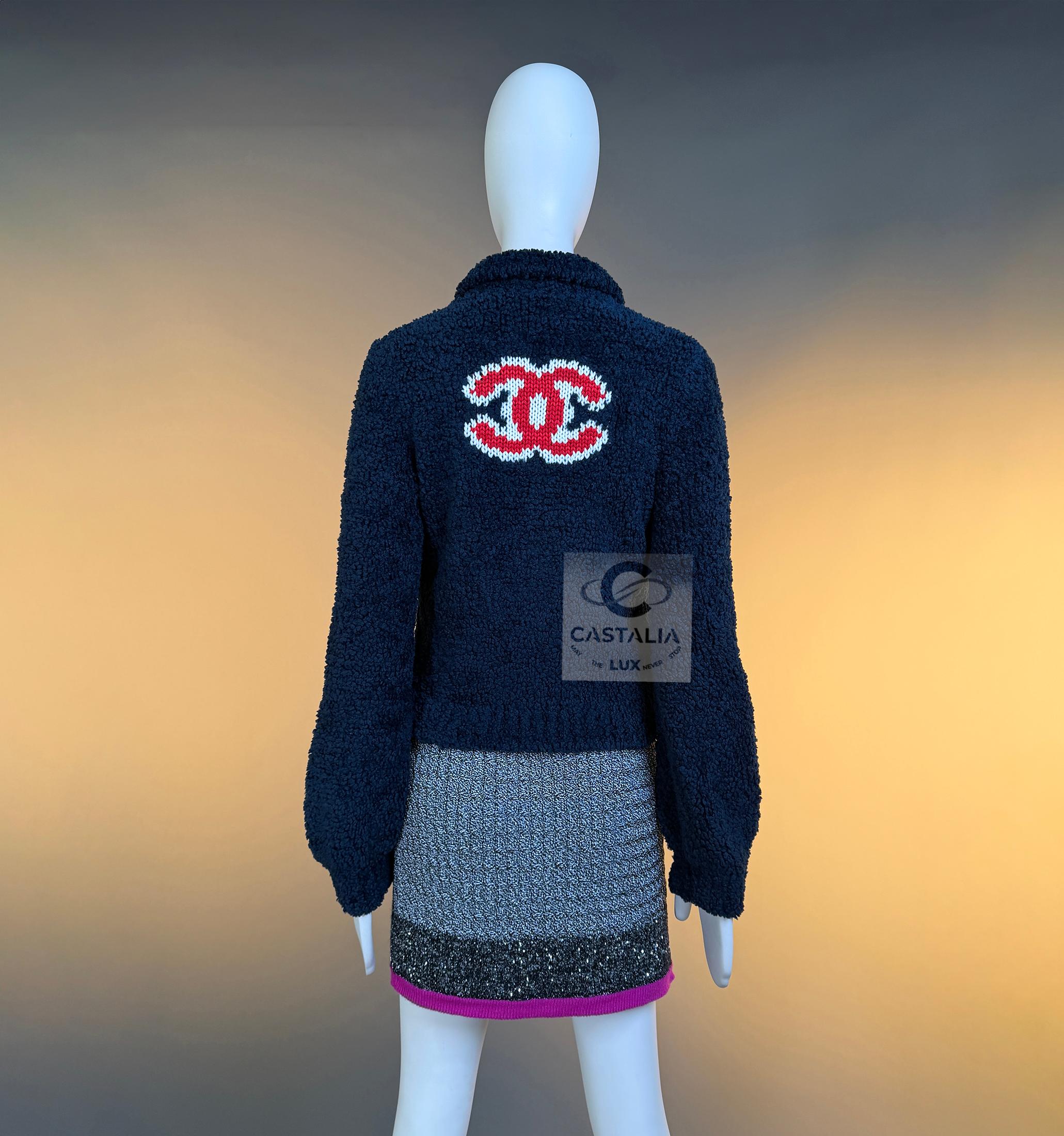 CHANEL New Iconic CC Logo Teddy Bomber Jacket 36 FR en vente 9