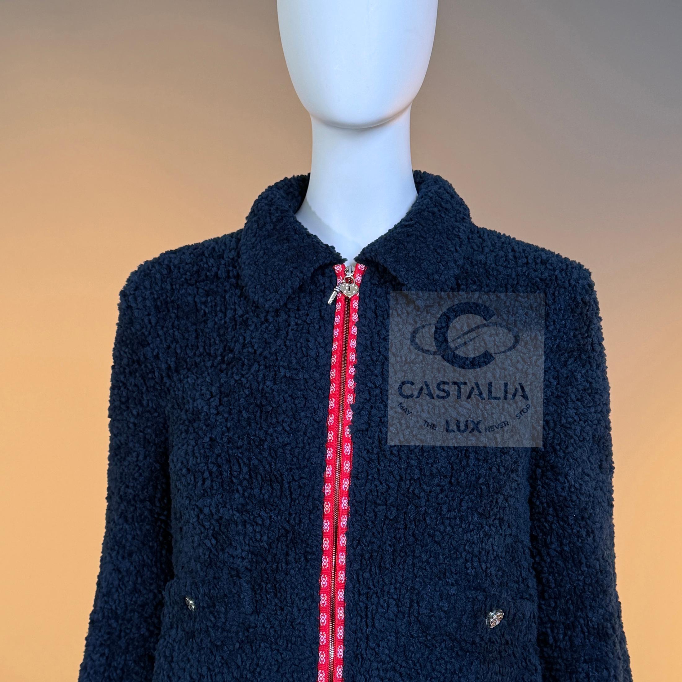 CHANEL New Iconic CC Logo Teddy Bomber Jacket 36 FR en vente 12