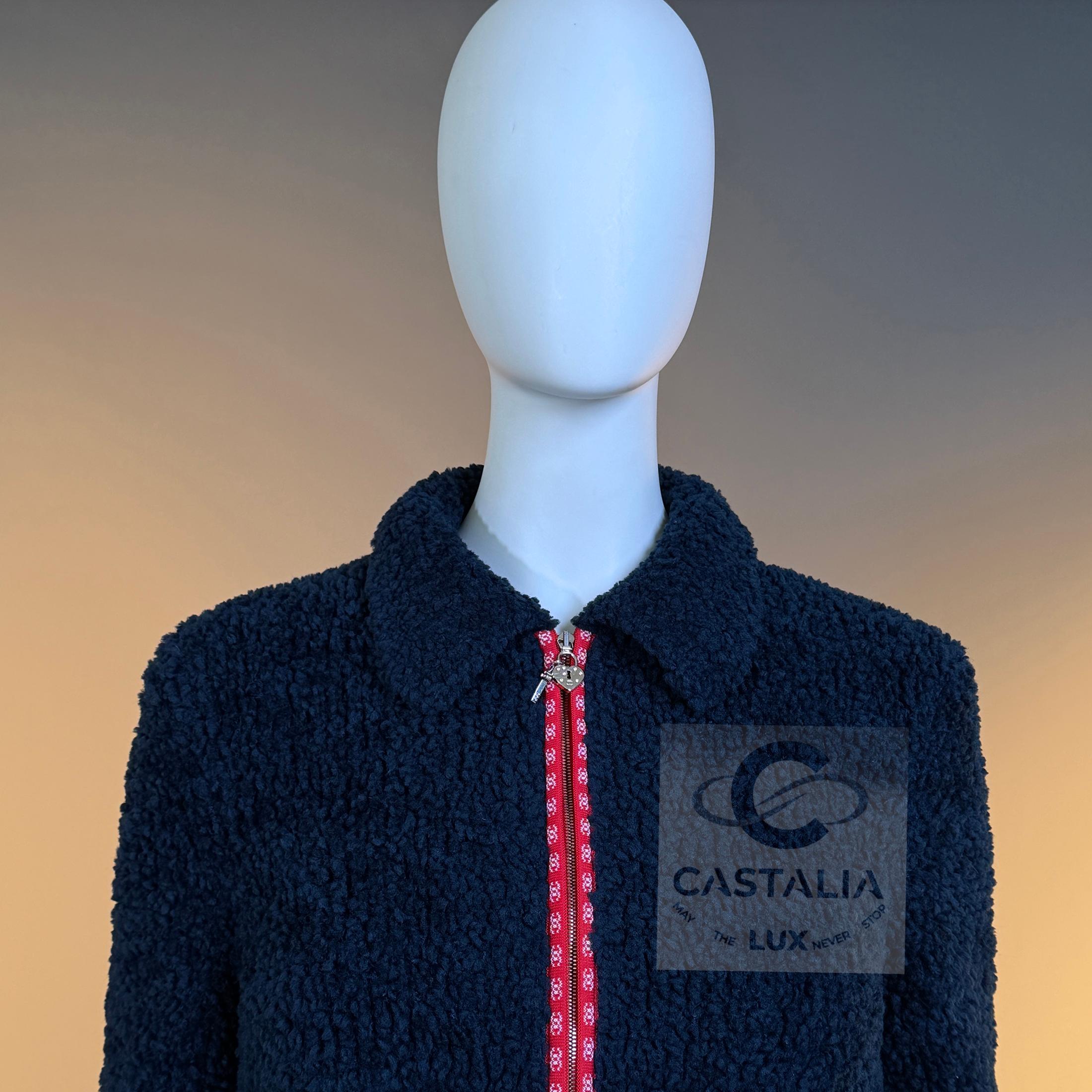 CHANEL New Iconic CC Logo Teddy Bomber Jacket 36 FR en vente 3