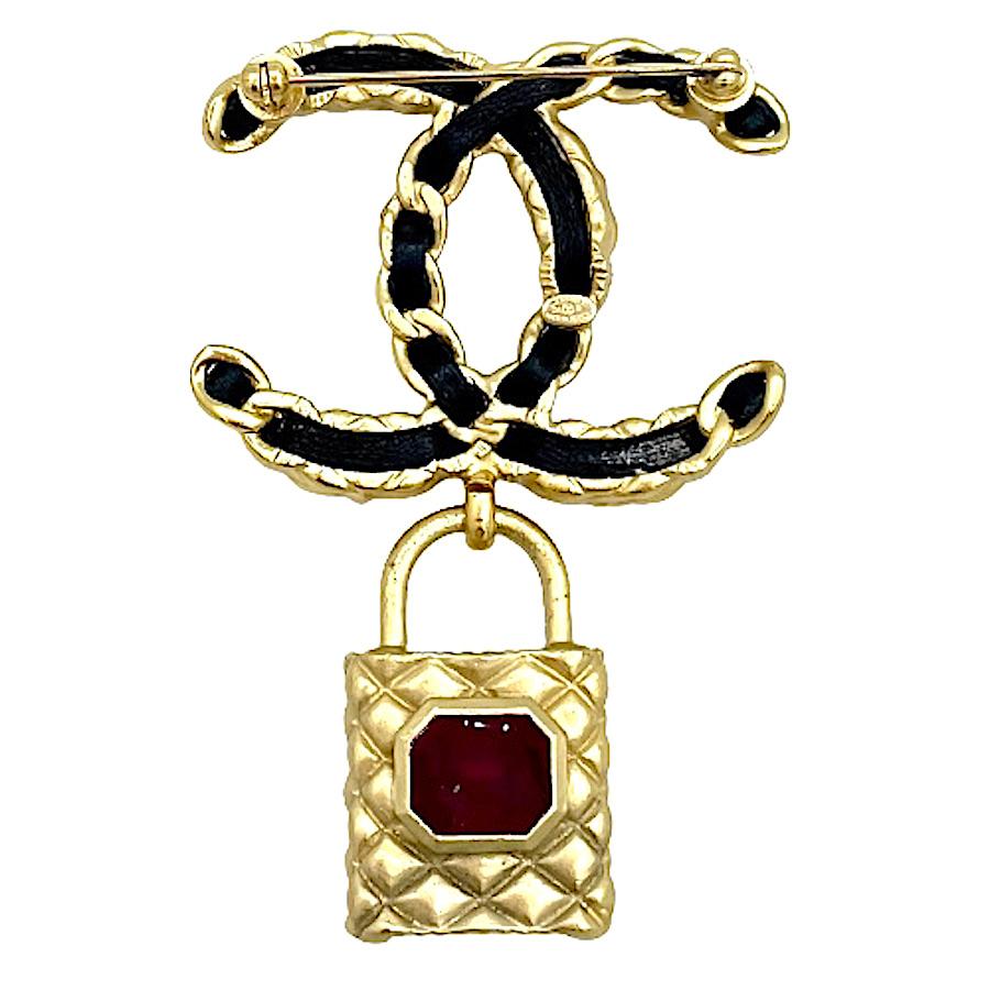 Chanel CC Bag Golden Brooch  In New Condition In Paris, FR