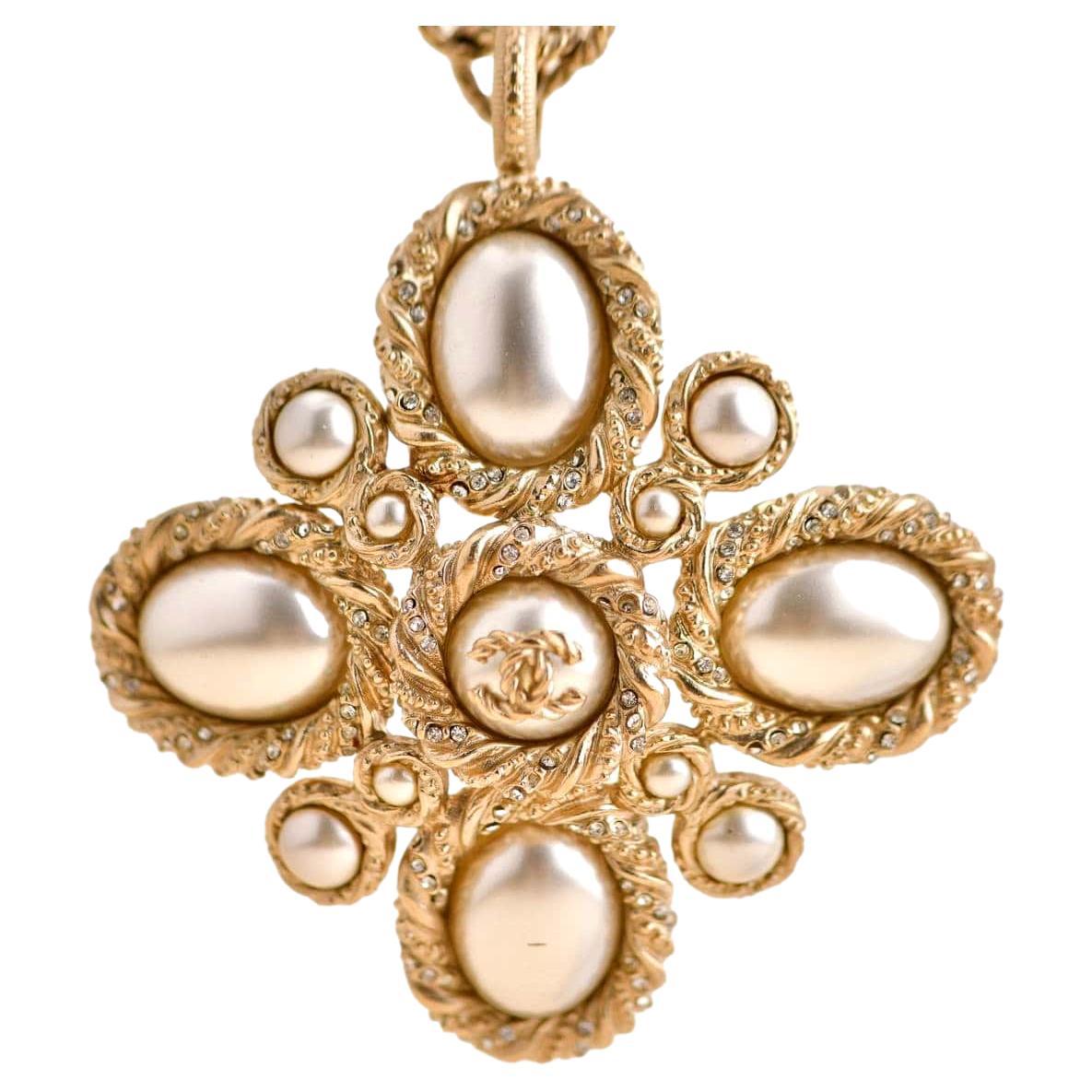 Chanel CC Baroque Pearl Necklace 