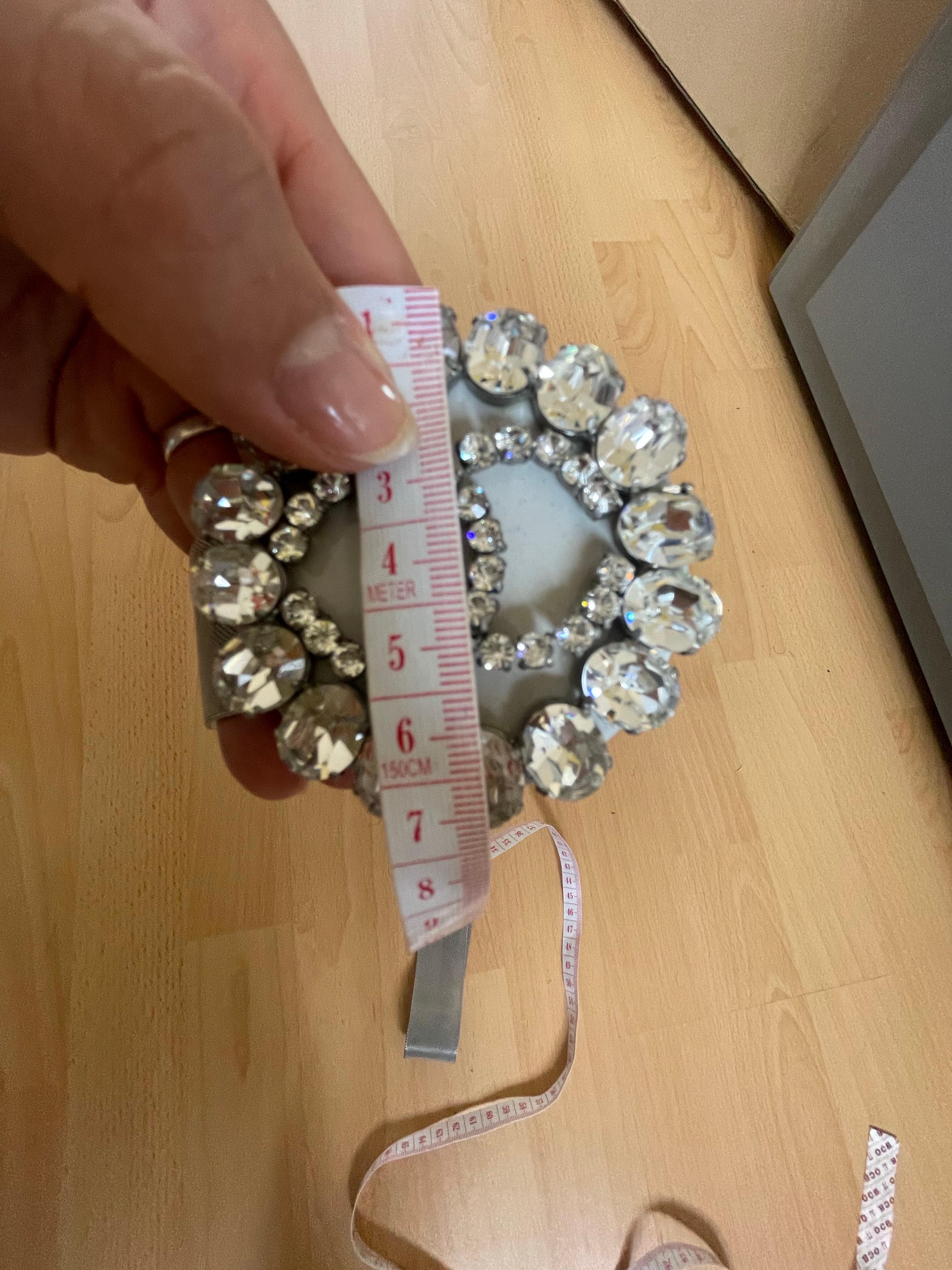 Cintura Chanel CC con logo e catena di strass, argento. in vendita 2