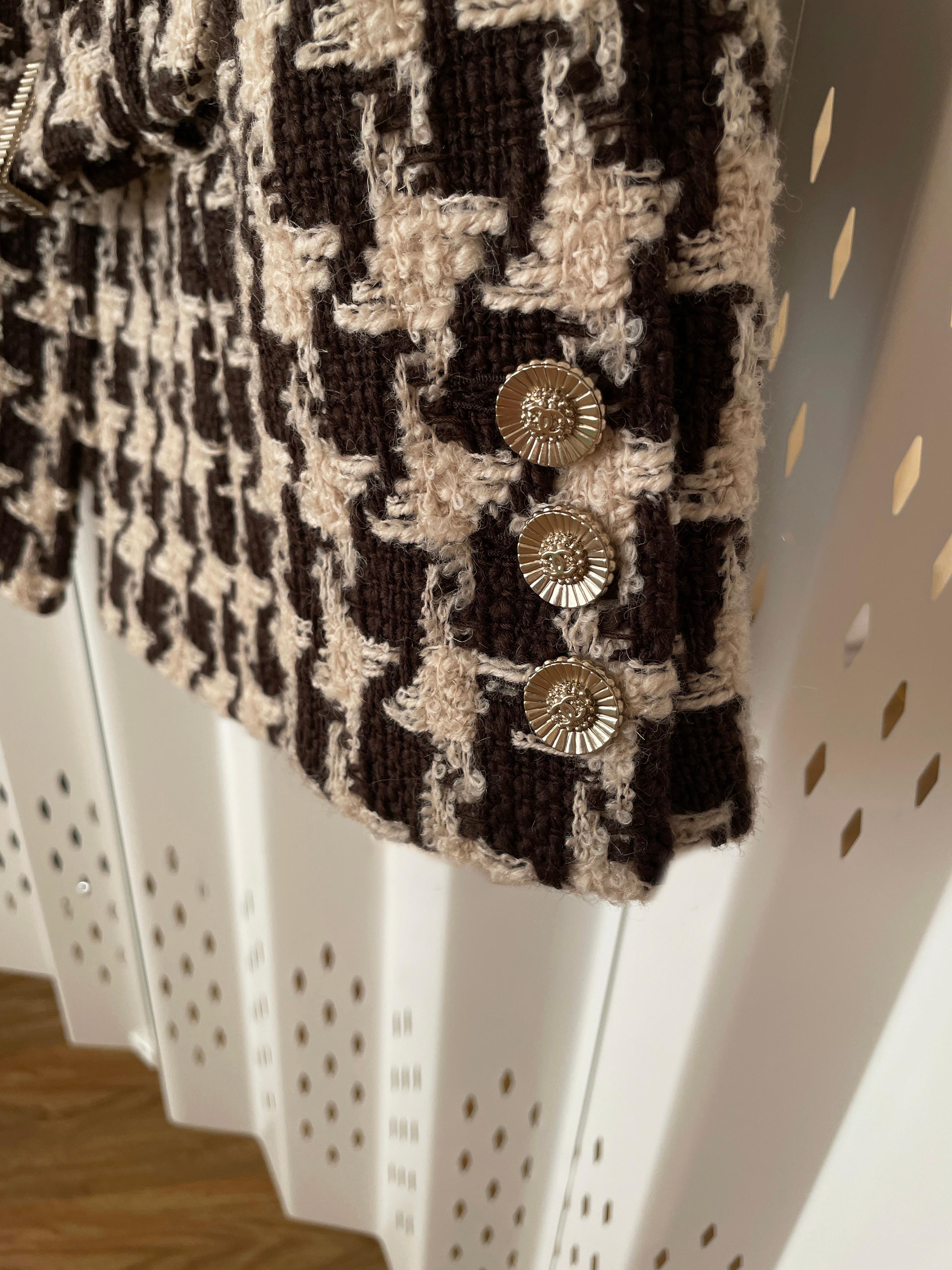 Chanel CC Belted Houndstooth Tweed Jacket 34 FR 2
