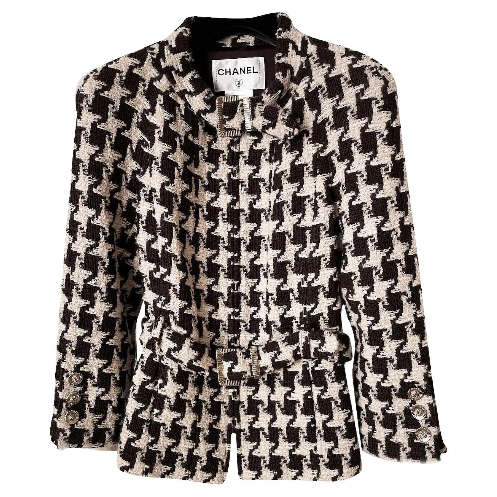 Chanel CC Belted Houndstooth Tweed Jacket
