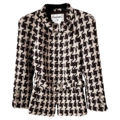 Chaqueta de tweed de pata de gallo con cinturón Chanel CC