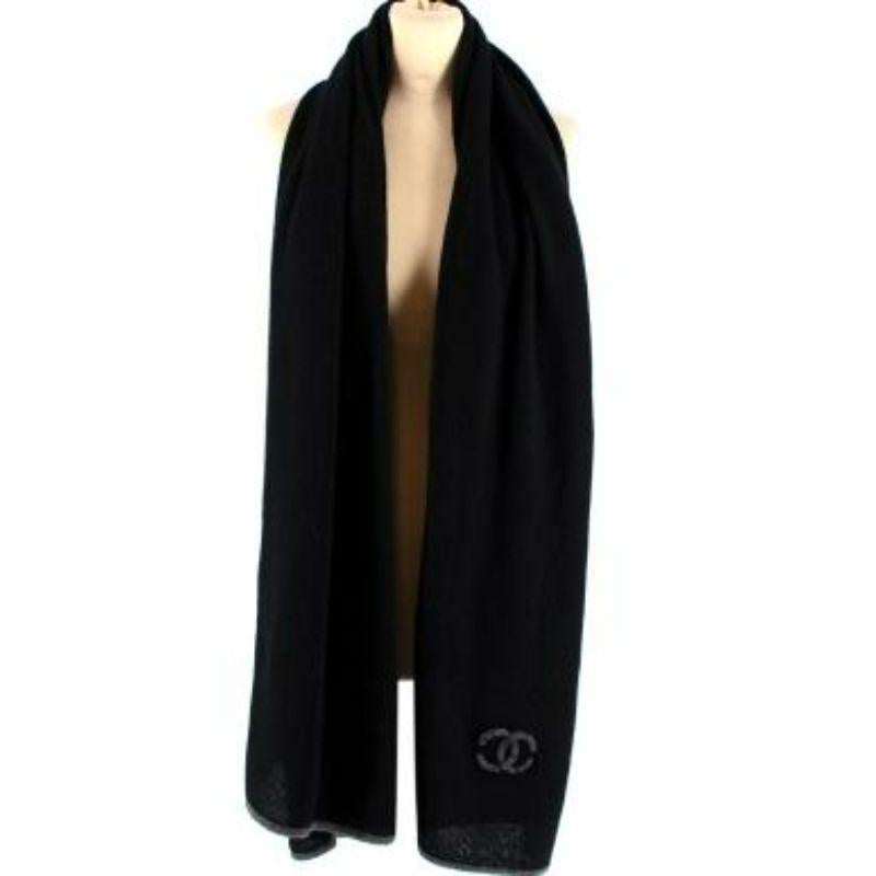 Women's Chanel CC Black and Grey Cashmere Scarf and Gloves For Sale