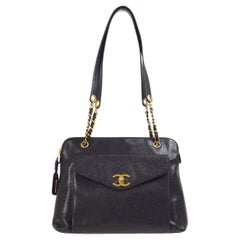 CHANEL CC Schwarze Tragetasche mit Klappe aus Kaviarleder 24K Gold