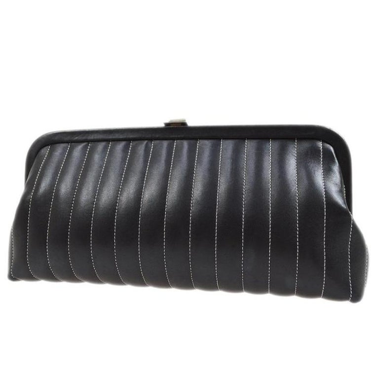 CHANEL CC Black Lambskin Leather Stitch Silver Hardware Evening Party Clutch Bag In Good Condition For Sale In Chicago, IL
