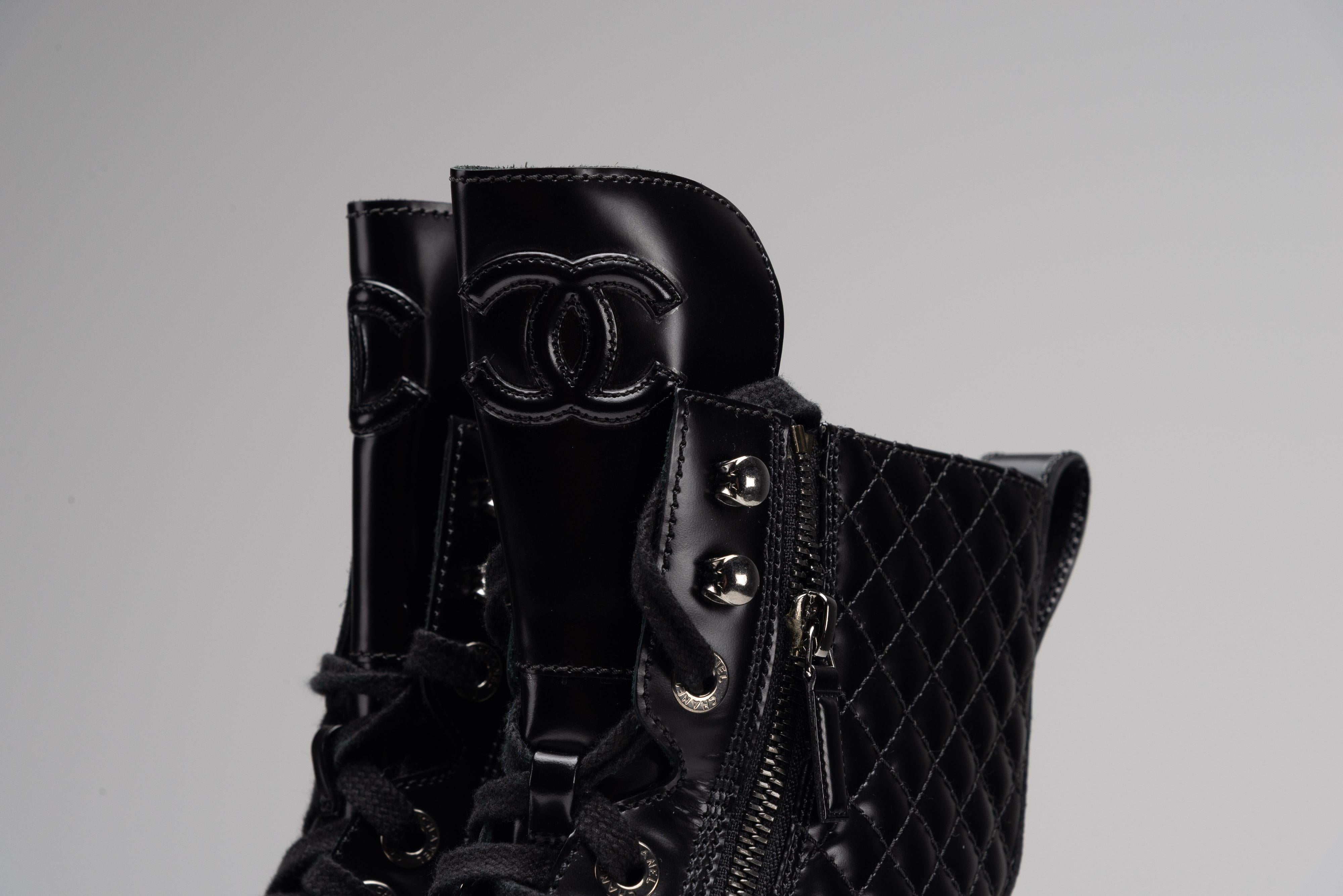 Chanel CC Black Leather Combat Boots Size 40 For Sale 11