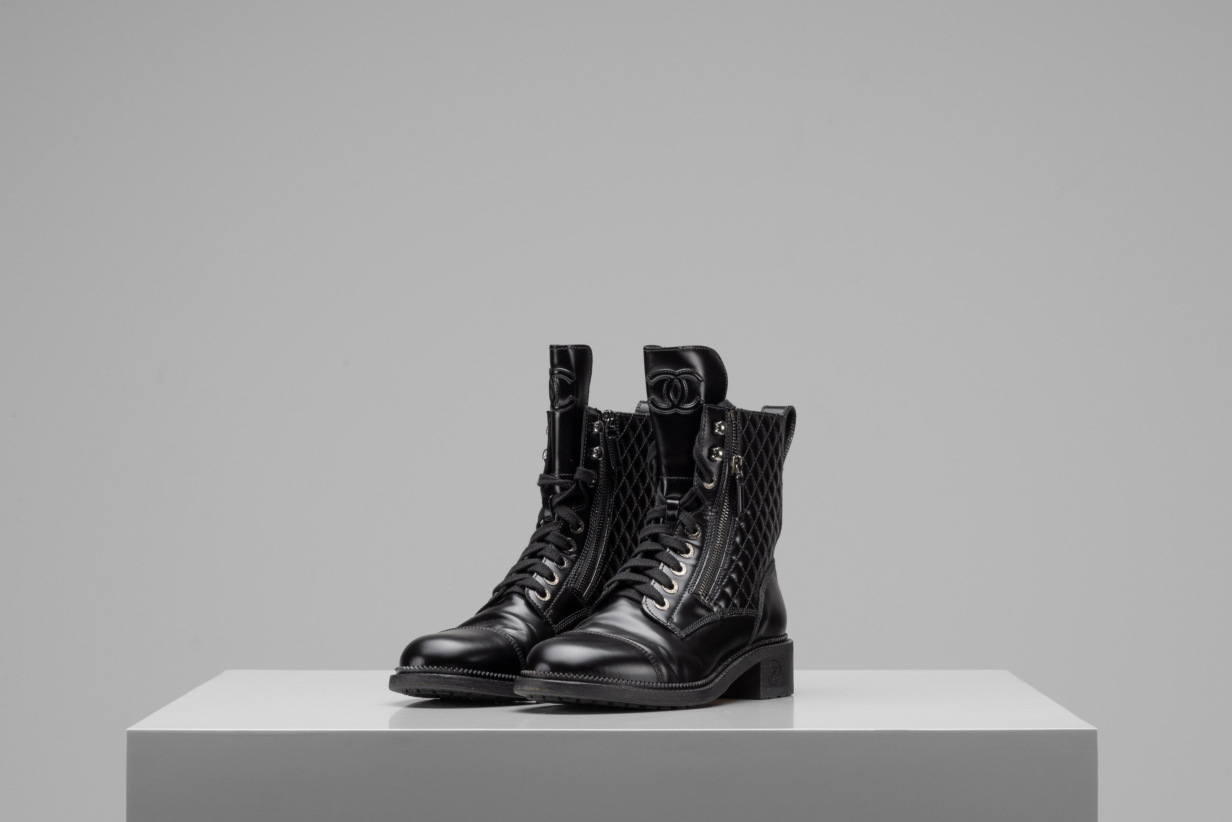 Chanel CC Black Leather Combat Boots Size 40 For Sale 3