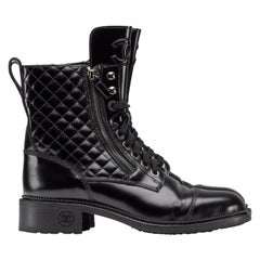 Chanel CC Bottes de combat en cuir noir Taille 40