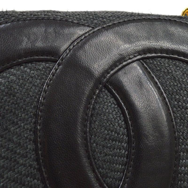 Pre-Owned Vintage Condition
From 1998 Collection
Woven
Lambskin Leather
Gold Tone Hardware
Measures 7.5 W x 5