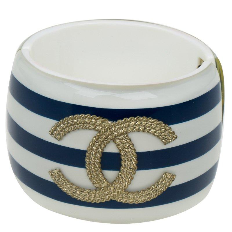 Chanel CC Blue and White Stripe Resin Bangle Bracelet (Zeitgenössisch)