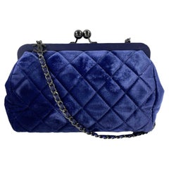 Chanel CC Kisslock Frame Clutch Quilted Lambskin Pink 733303