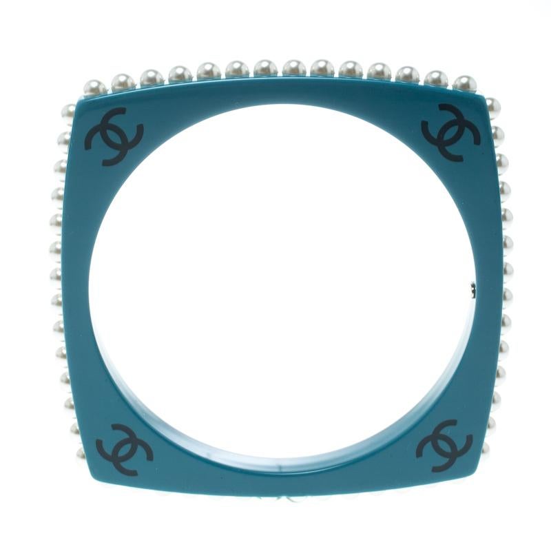 Chanel CC Blue Resin Faux Pearl Square Bangle Bracelet In New Condition In Dubai, Al Qouz 2