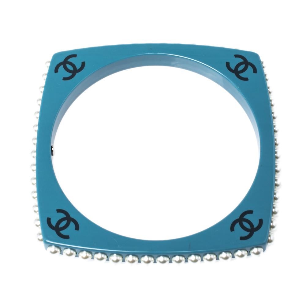 Chanel CC Blue Resin Faux Pearl Square Bangle Bracelet In Good Condition In Dubai, Al Qouz 2