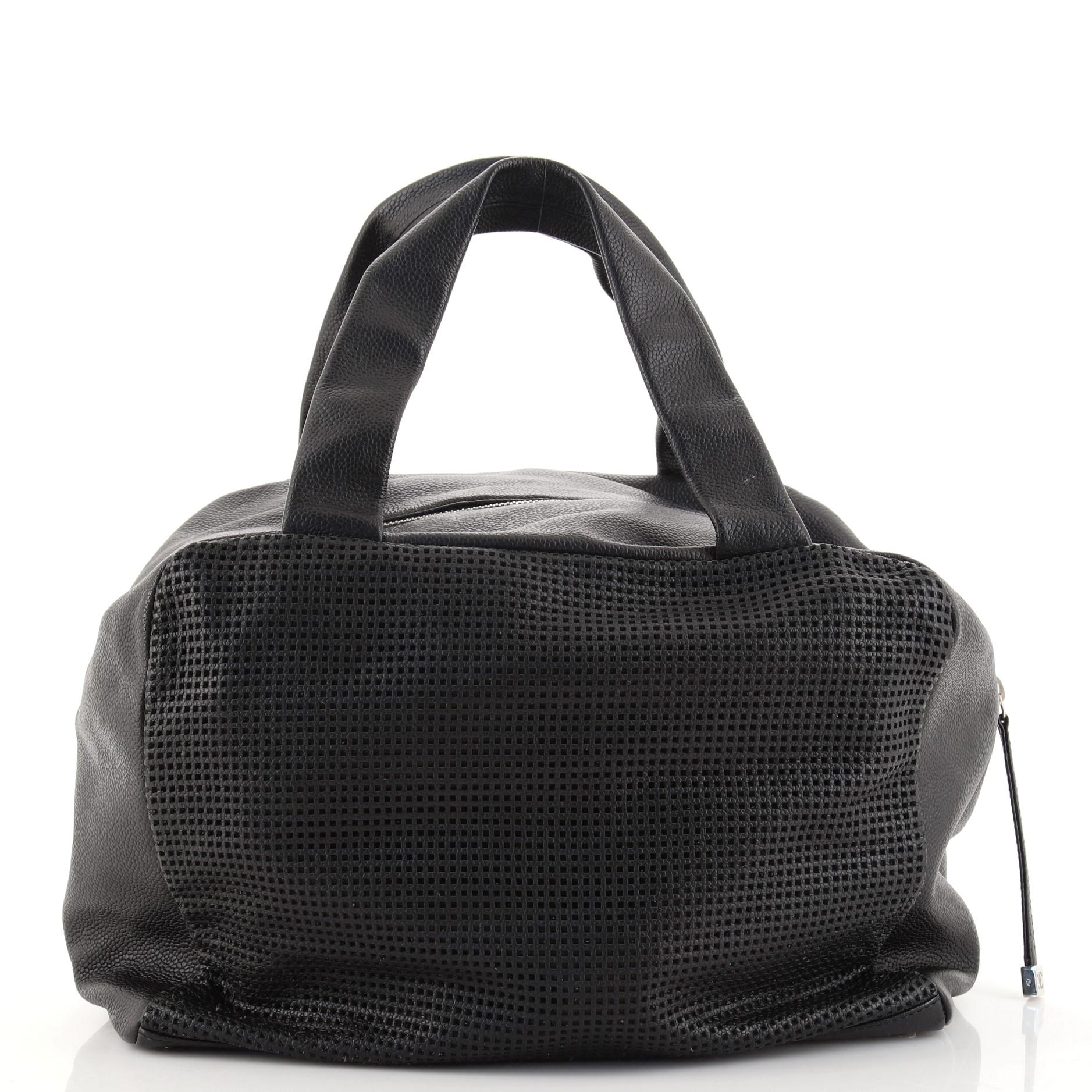 Chanel CC Bowler-Tasche aus perforiertem Leder Medium (Schwarz)
