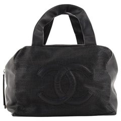 Chanel CC Bowler-Tasche aus perforiertem Leder Medium