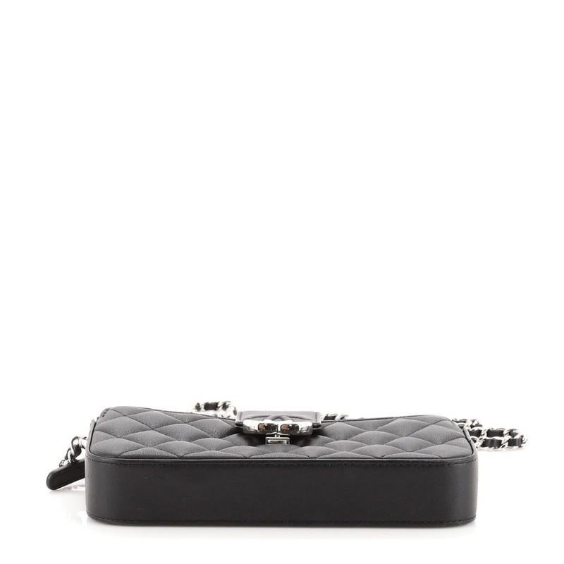 chanel clutch with chain