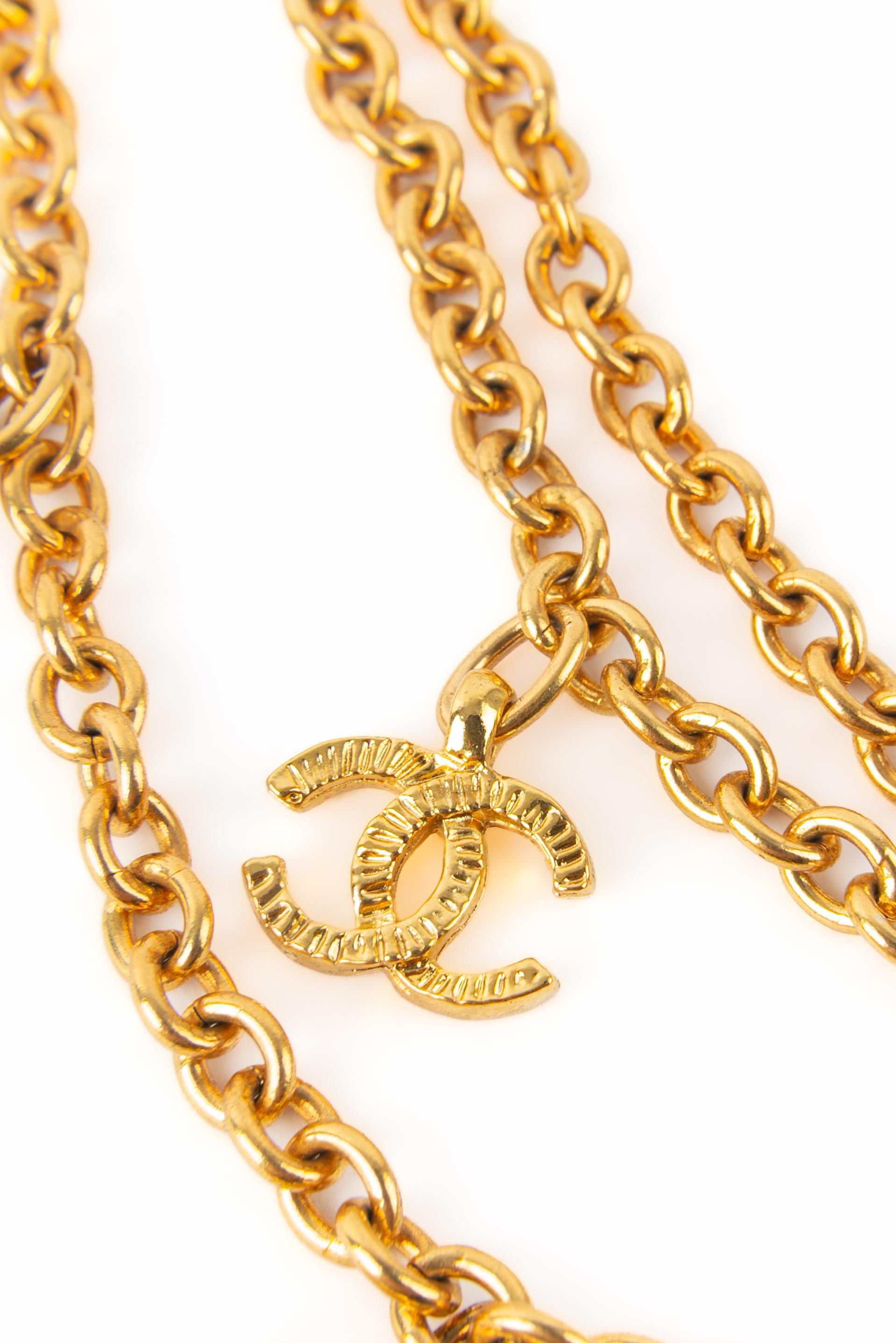 Donna Bracciale Chanel cc