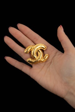 Chanel cc brooch 1985-1990s