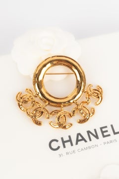 Chanel cc brooch