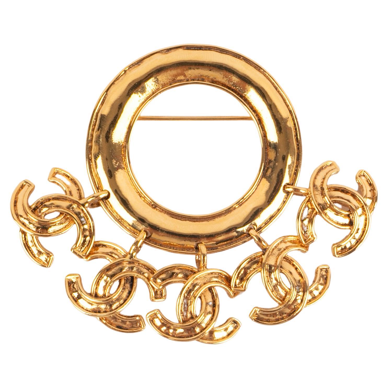 Chanel cc brooch