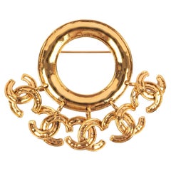 Chanel cc Brosche