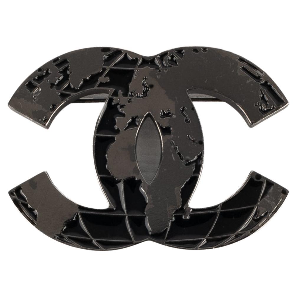 Chanel cc brooch For Sale