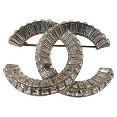 Chanel CC Brosche