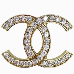Chanel CC Brooch in Gilt Metal and Rhinestones
