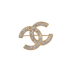 Chanel CC Brooch in Golden Metal and Rhinestones