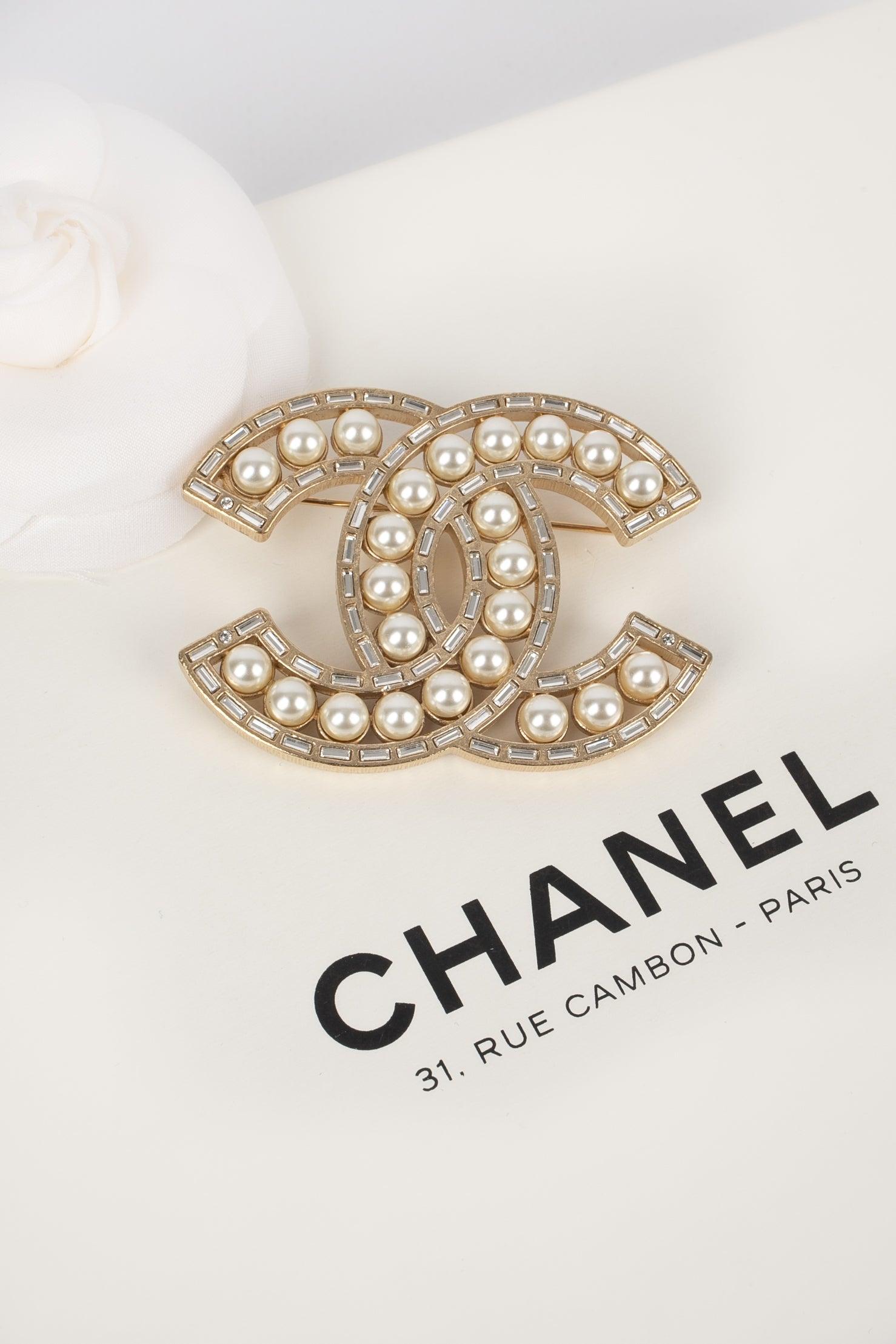 Chanel CC Brooch with Swarovski Rhinestones and Costume Pearls, 2018 2