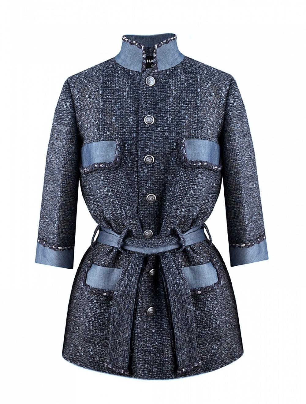 Chanel CC Buttons Belted Tweed Jacket In Excellent Condition For Sale In Dubai, AE